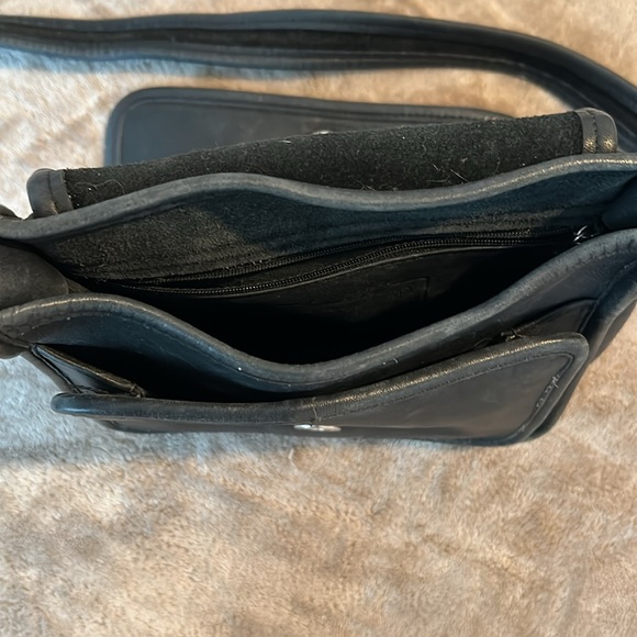 Coach Black 100% leather coach purse. Crossbody style or shoulder style. - Picture 3 of 3